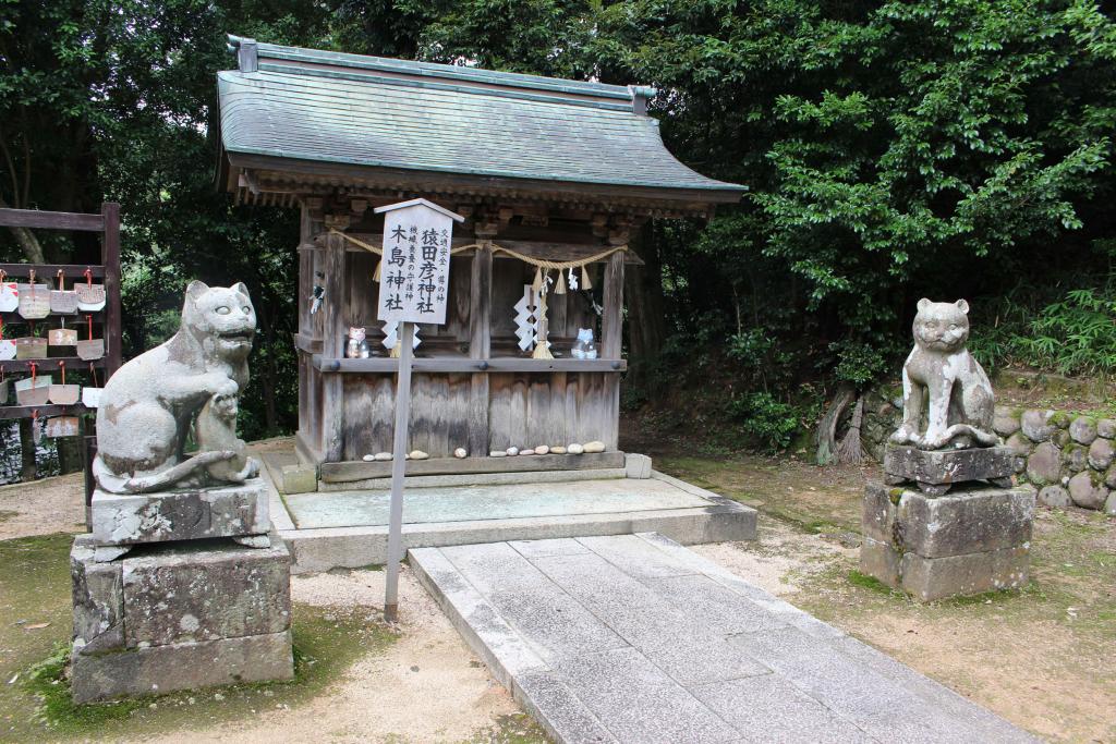 海の京都Times【地場産業と深い関わり　京丹後・木島神社の“狛猫”】を公開しました