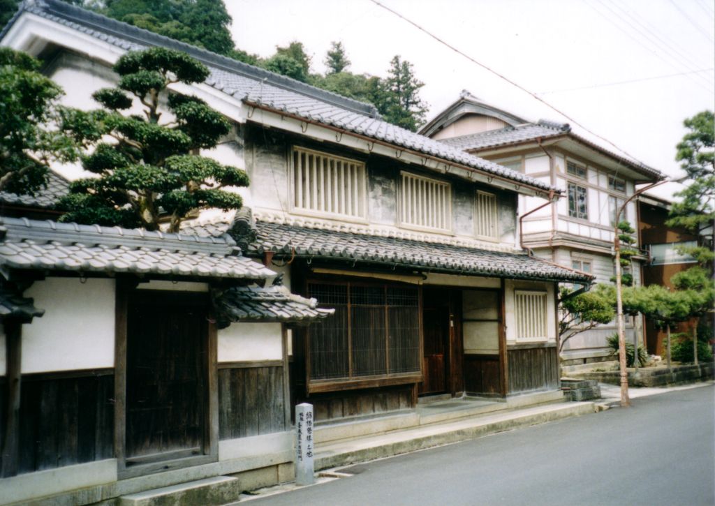 縐綢街道(與謝野町加悅傳統的建造物群保存地區)