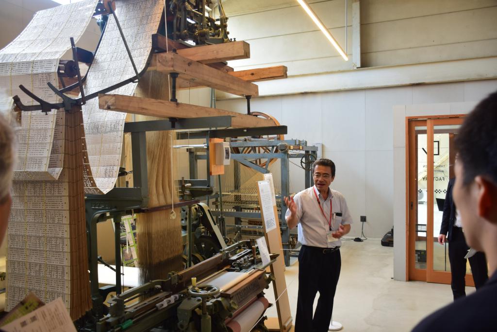 長い年月が紡ぐ、織物や機械金属