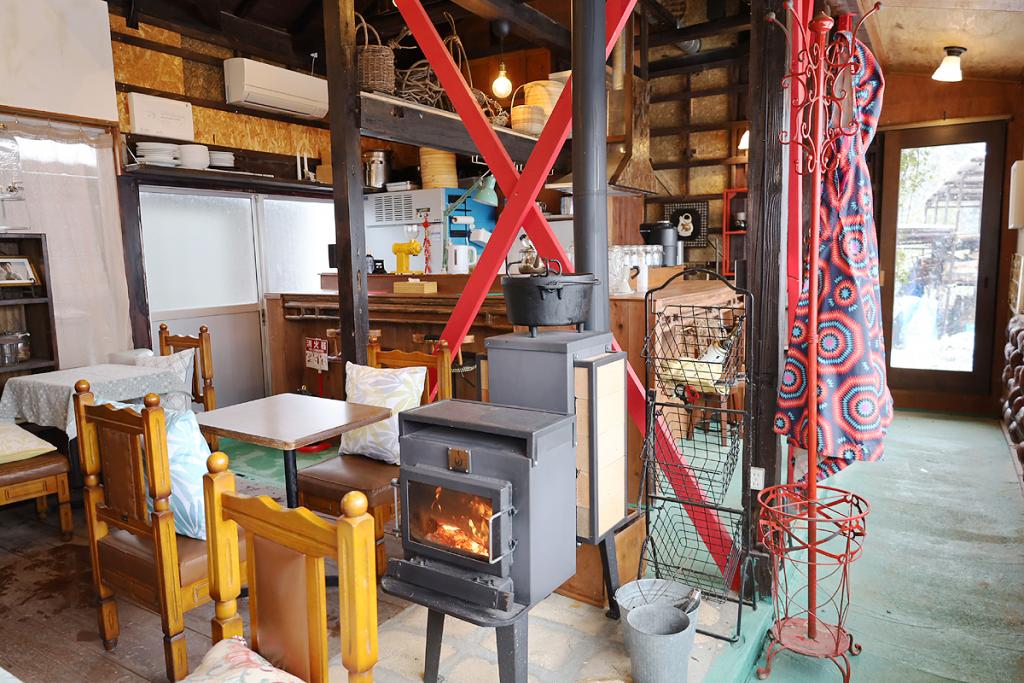 レストランやカフェも営業