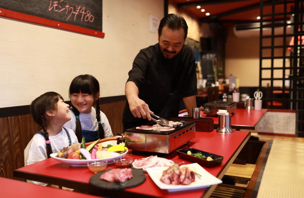 肉のまちを堪能する
