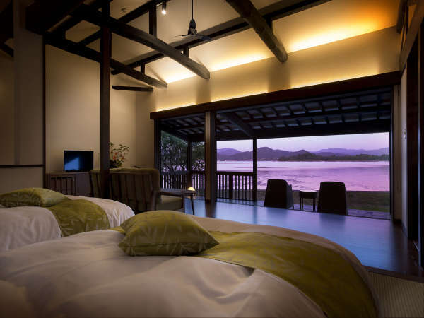 Calme, a bayfront cottage 1