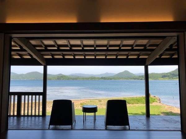 Calme, a bayfront cottage 2