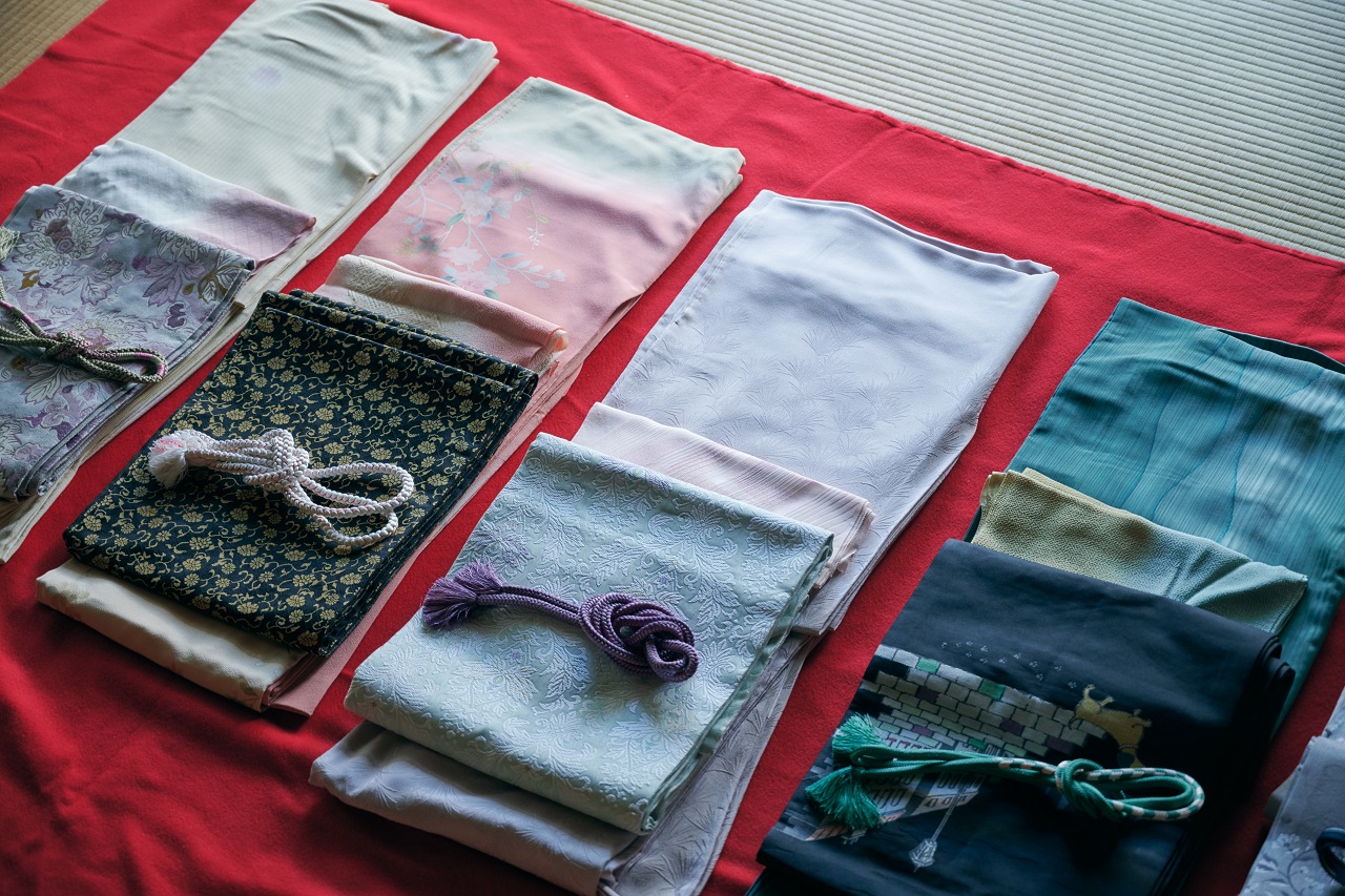 Chirimen Silk and Kimono Wearing Experience Yosano, Kyoto
(ultimate refinement) 3