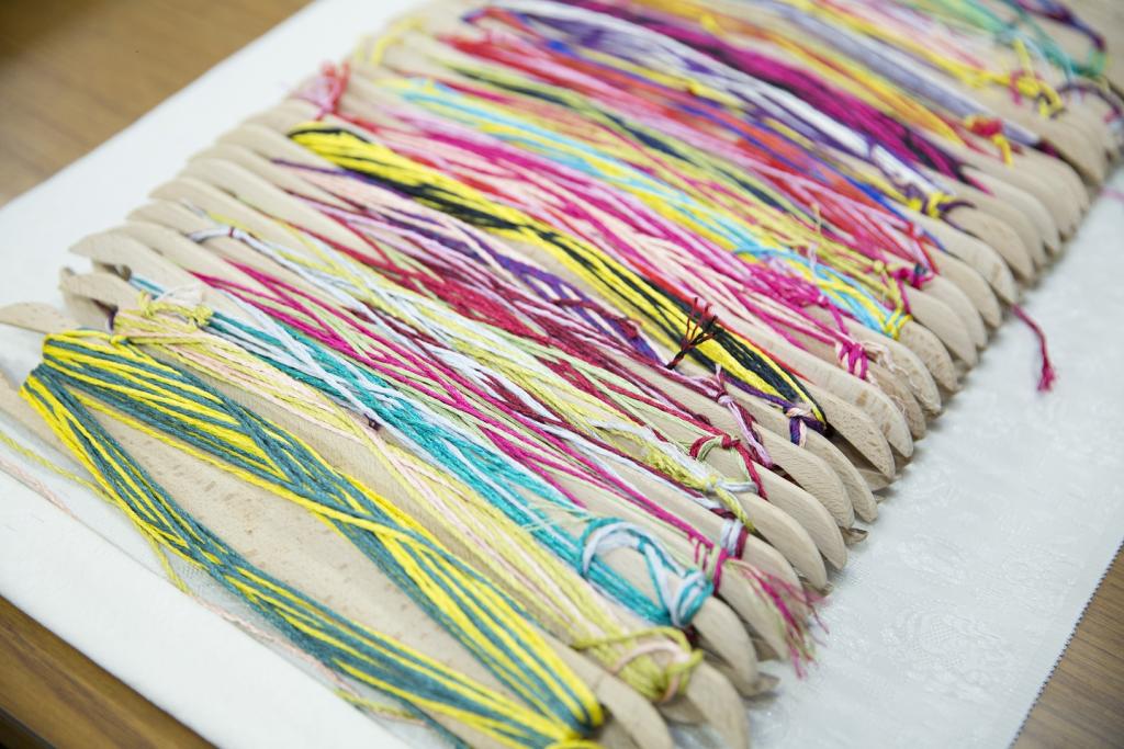 Weaving folk crafts, 100% silk  3