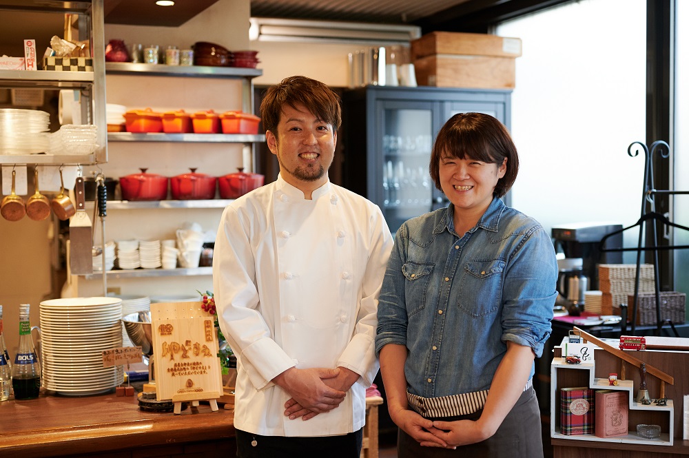 塩見晋作氏・ひとみ氏(オーナーシェフご夫妻）

