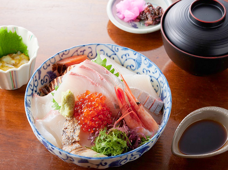 お食事処油屋（道の駅「舟屋の里伊根」内）