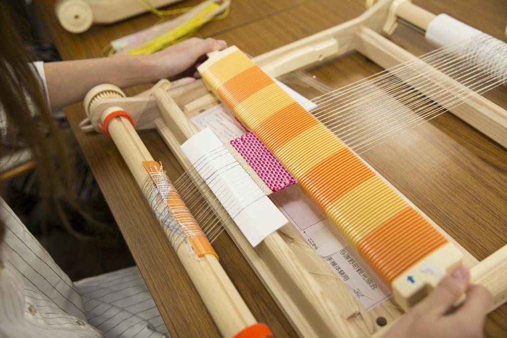 [Kyoto, folkcraft experience] 100% of silk! The making of handwoven coaster 