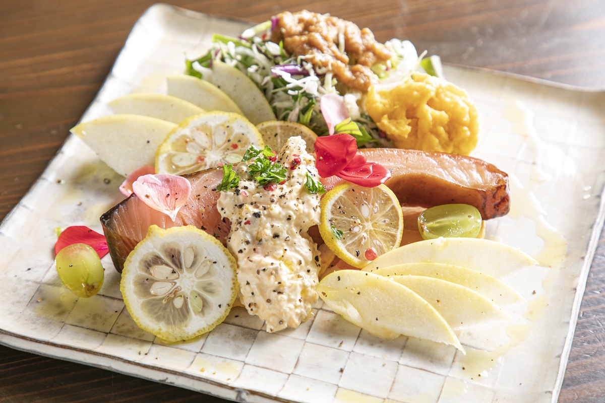 お食事処 梁山泊たらふく