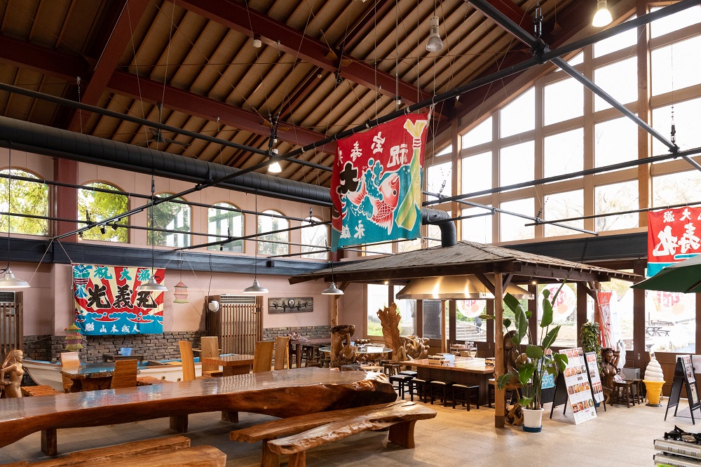 丹後王国 「食のみやこ」フードコート 七姫殿 かに小屋