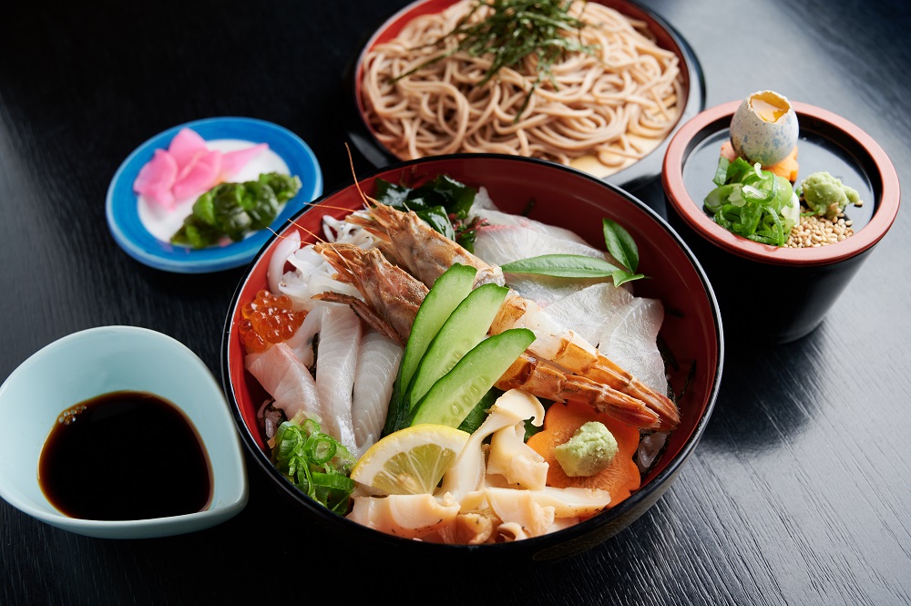 地海鮮丼　ミニ丹波黒豆そばセット