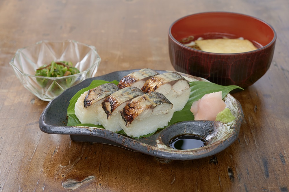 焼さば寿司定食（小鉢・麺付）