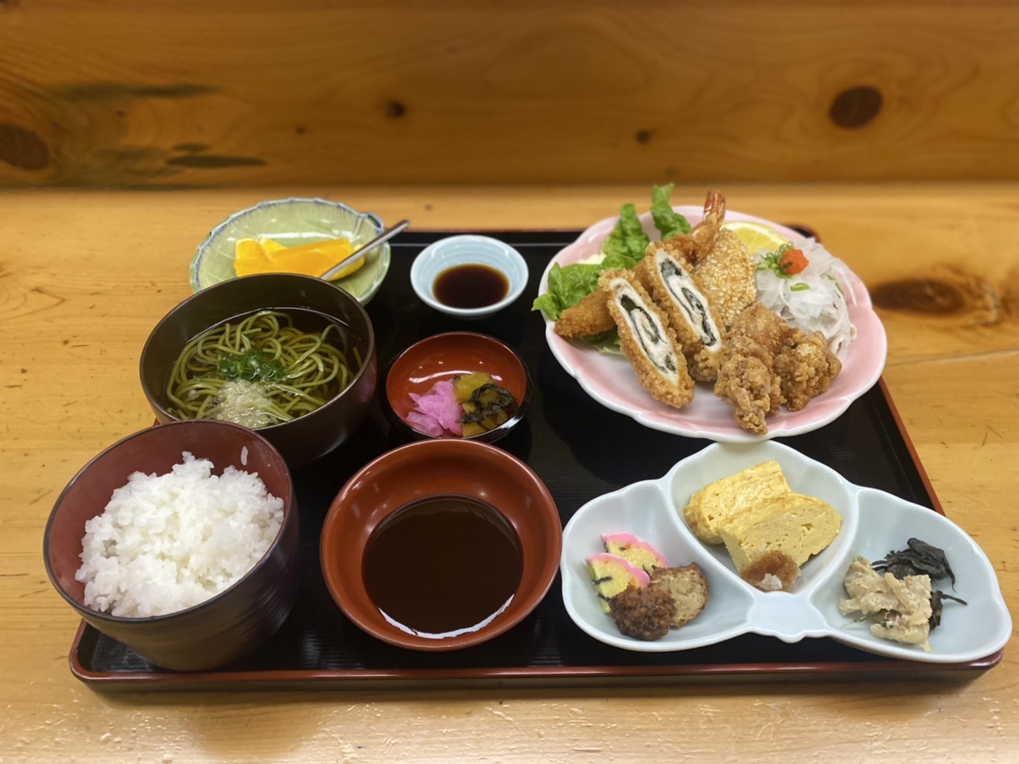 お昼限定メニュー　おまかせ定食