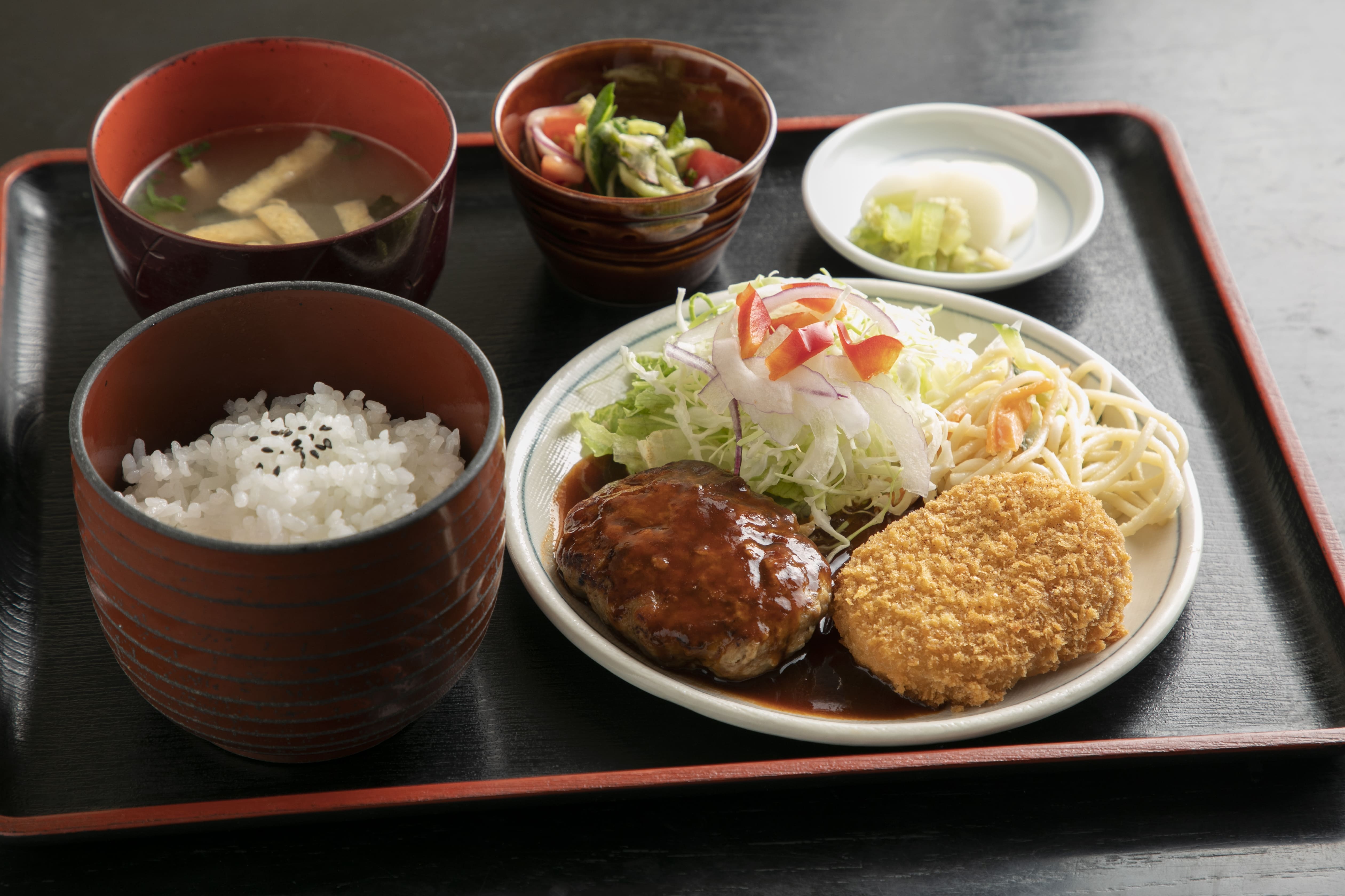 ハンバーグ定食