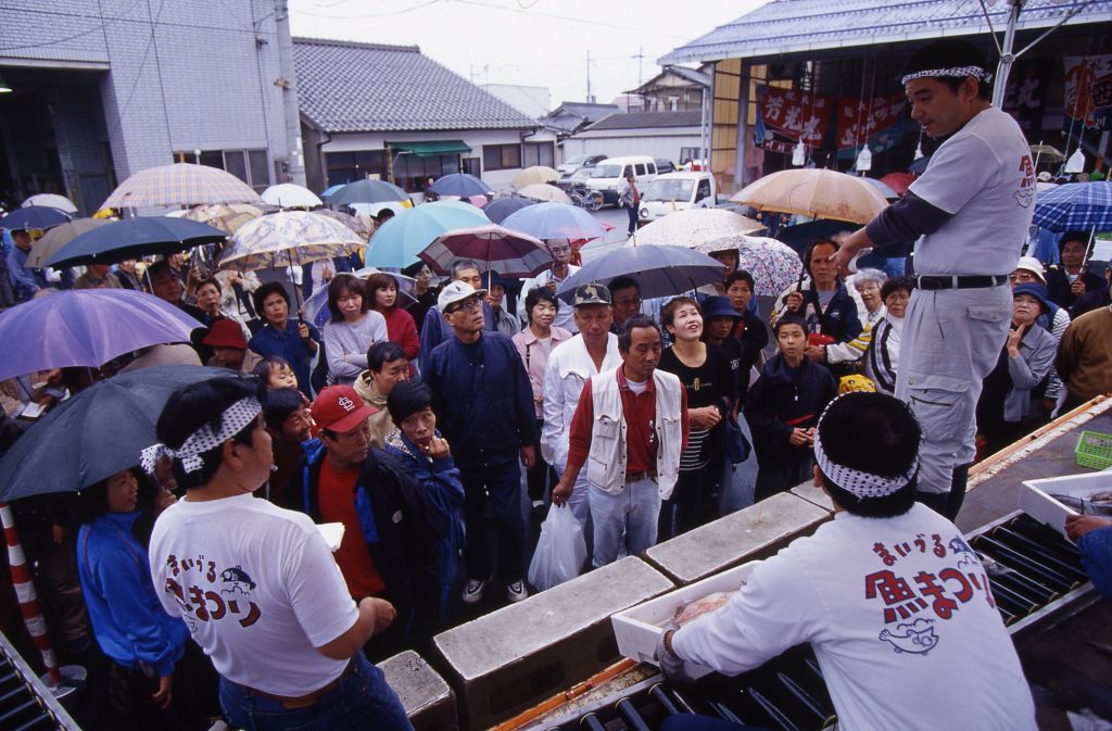 「まいづる魚まつり」