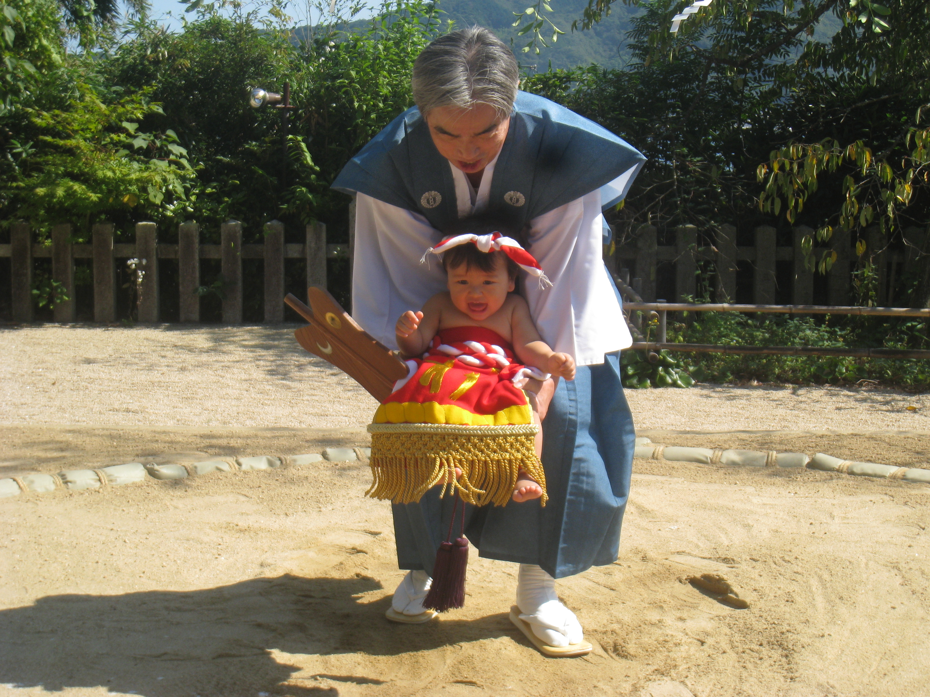 赤ちゃん初土俵入り（山王宮日吉神社）