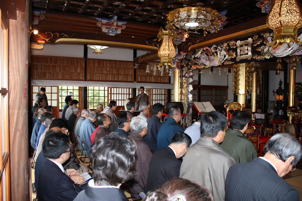 Orimono Shiso-sai (festa per i fondatori di stoffe tessili)
Konjiki Sanshi Shinsai (una festa per pagare rispetto a bachi da seta, fili di seta e stoffe di seta)