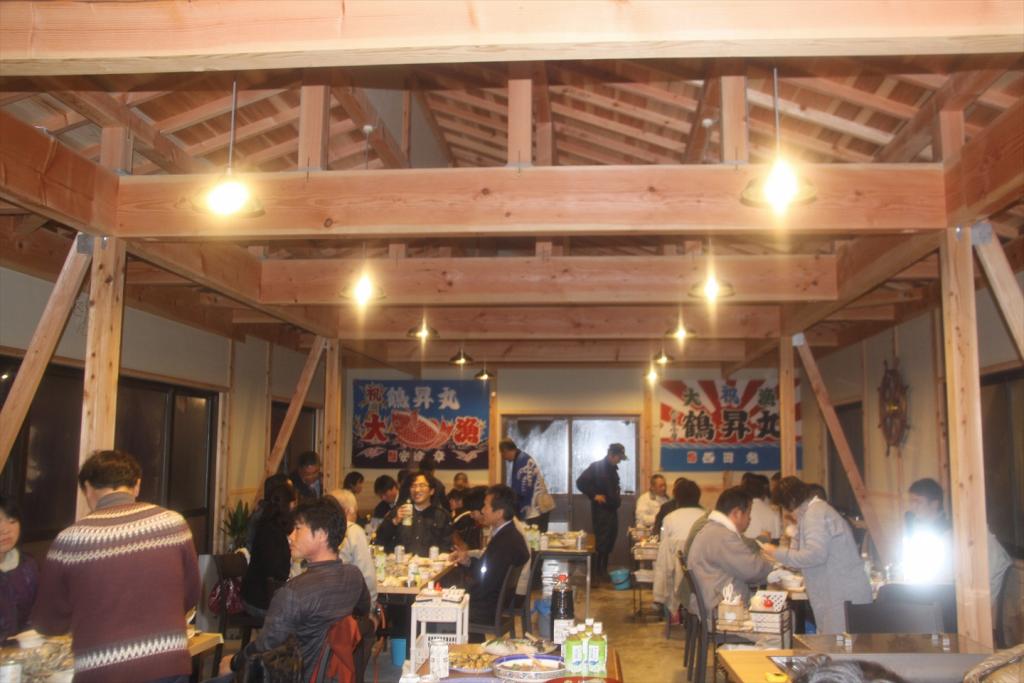 かき小屋 鶴昇丸（かくしょうまる）