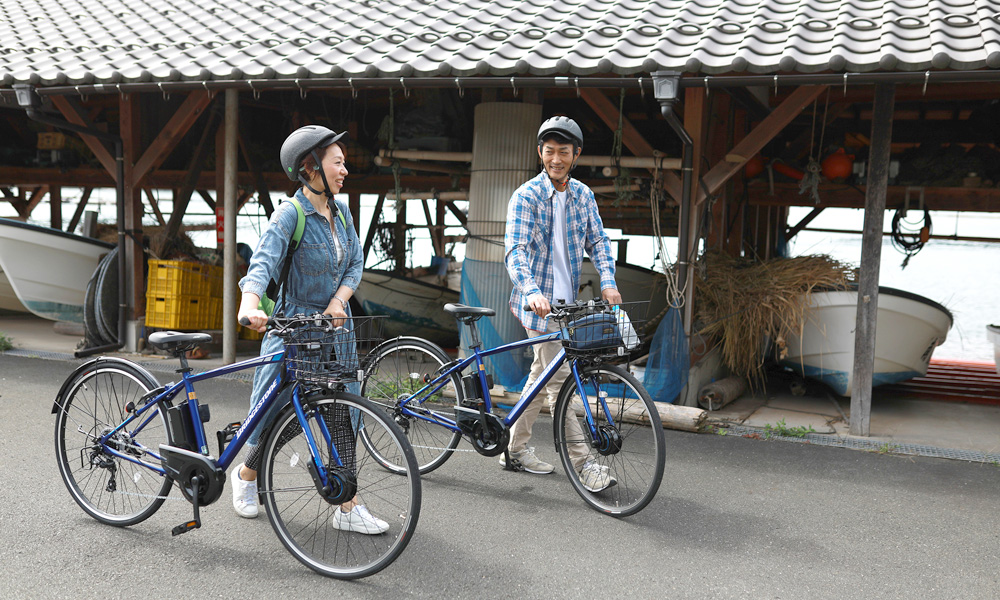 歴史的町並み、美しい海岸線をライドする「e-Bikeレンタル」